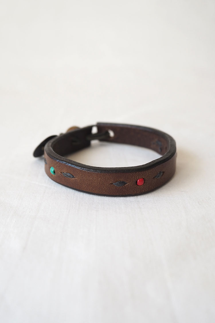 Henry Cuir / アンリークイール, Vintage Leather Bracelet - Red and Green Beads