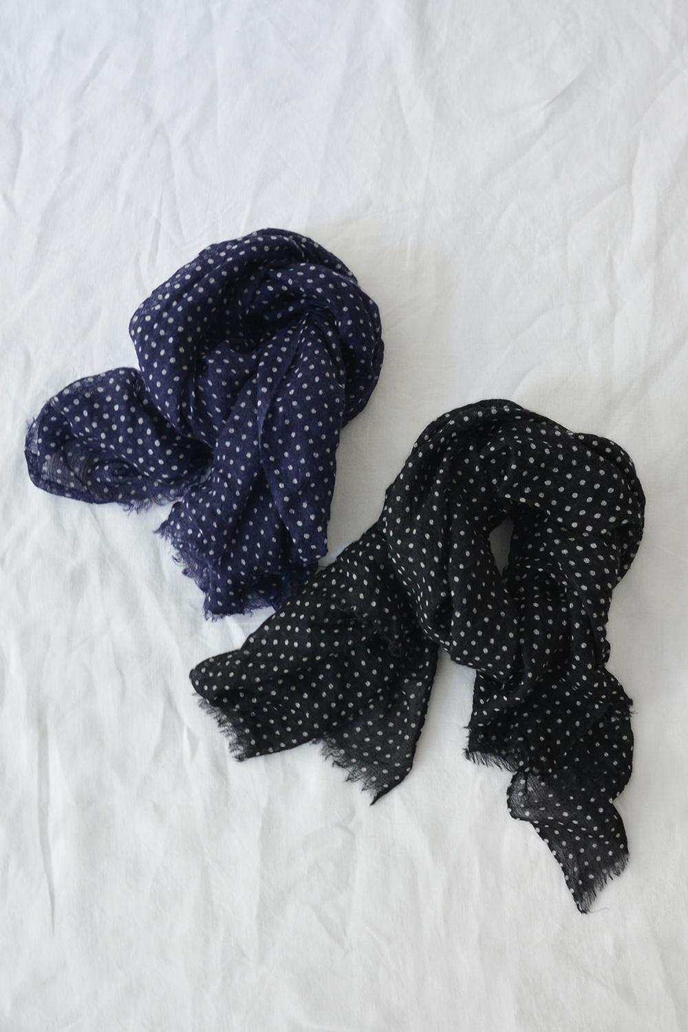 MAKIE / マキエ, Cashmere Scarf - Polka Dots　Top画像