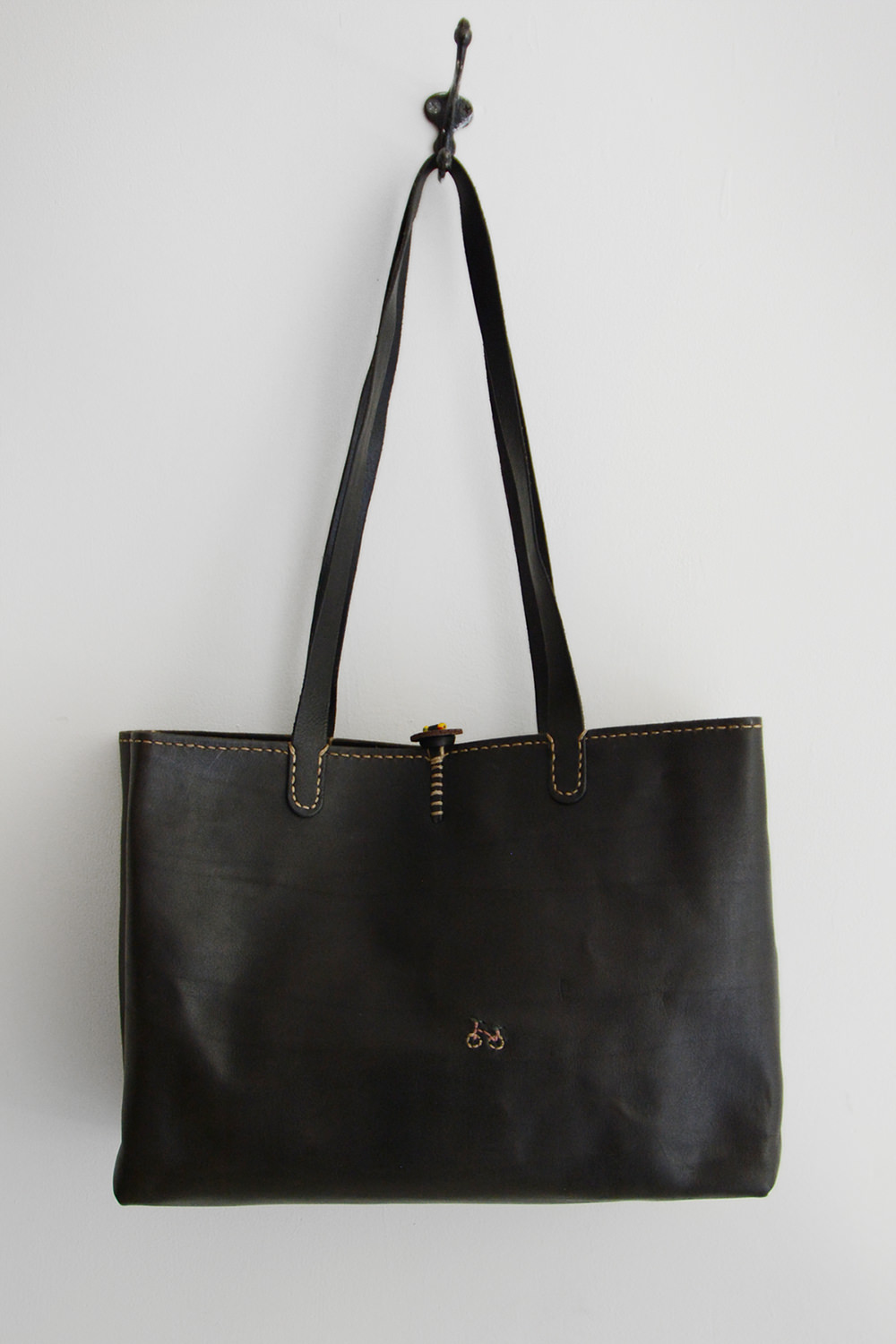 Henri、アンリ、leather goods、handcrafted leather、ハンドクラフト、made in Itary、ハンドメイド、手作り、handmade、トートバッグ、tote bag