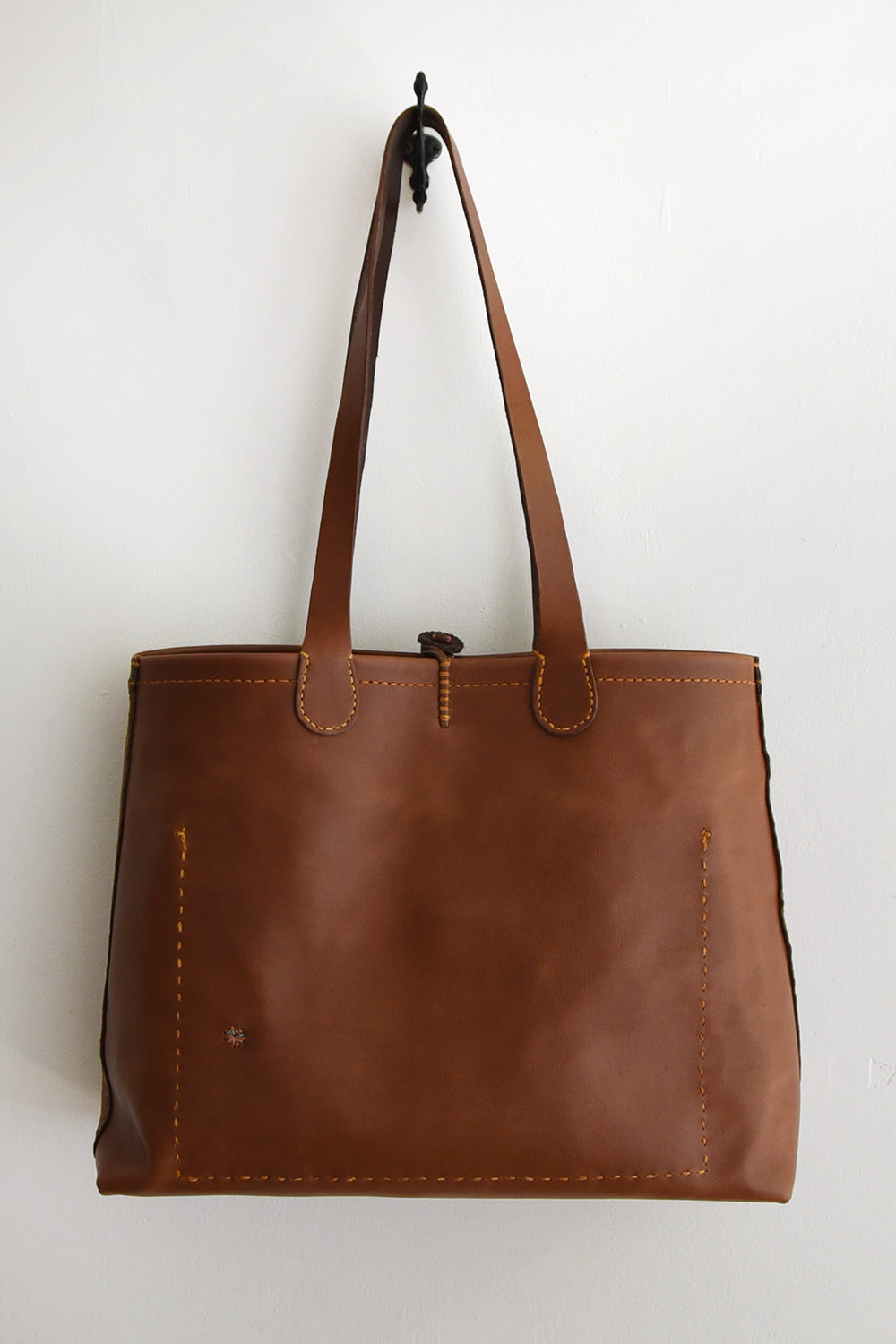 Henri、アンリー、leather goods、handcrafted leather、革小物、ハンドクラフト、トートバッグ、made in Italy、tote bag、bag、バッグ