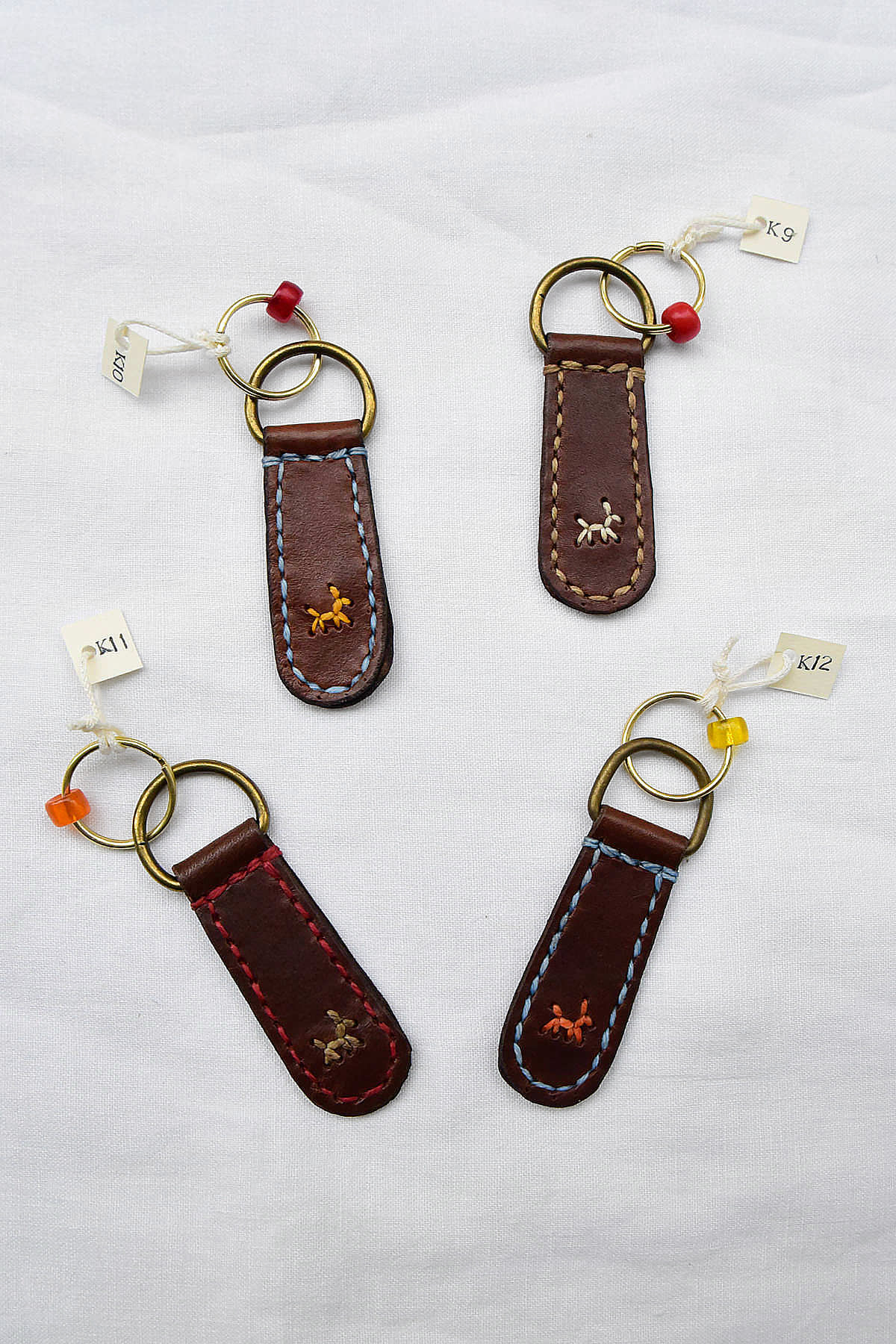 Henri、アンリ、leather goods、handcrafted leather、ハンドクラフト、made in Itary、ハンドメイド、手作り、handmade、キーチェーン、key chain
