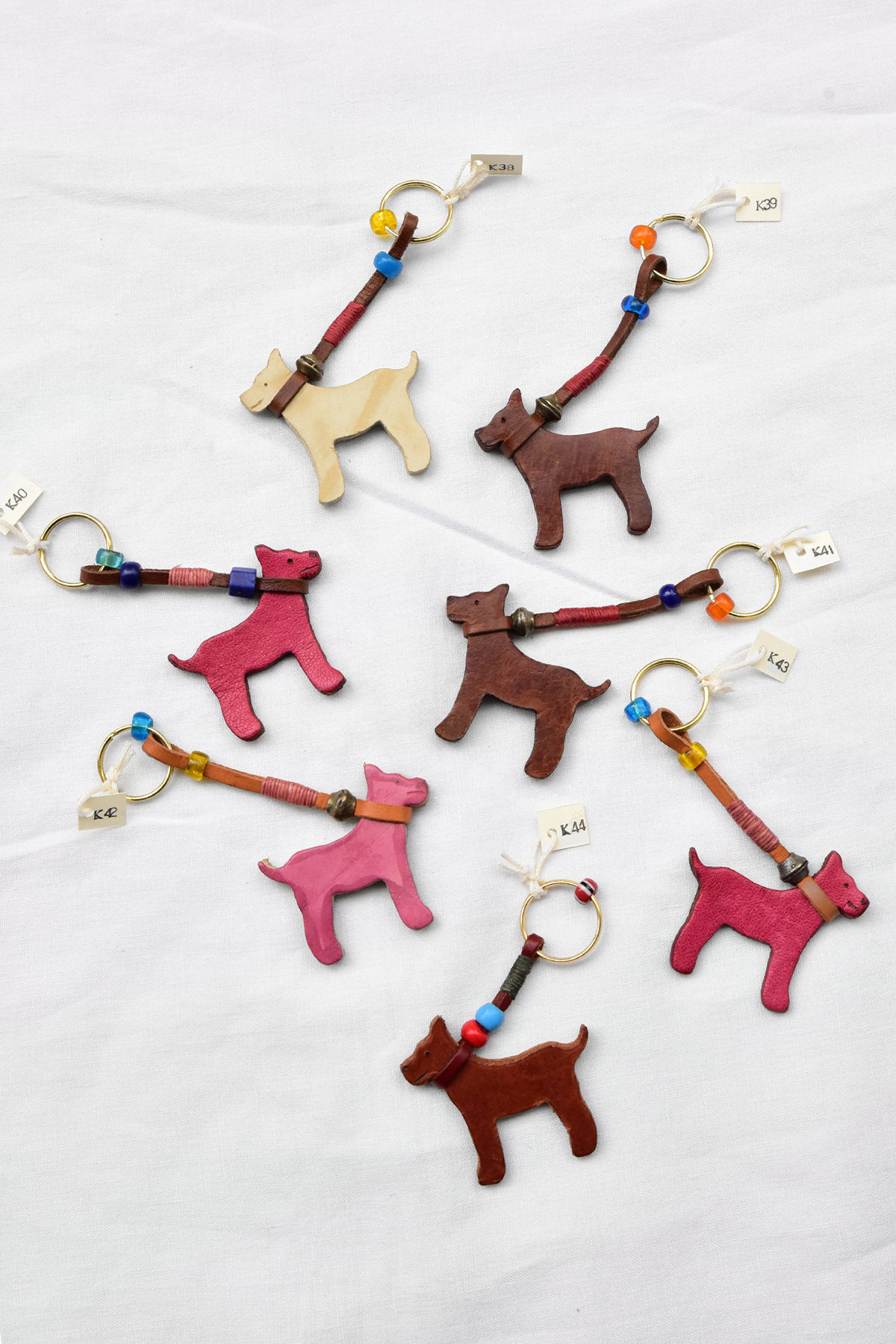 Henri、アンリ、leather goods、handcrafted leather、ハンドクラフト、made in Itary、ハンドメイド、手作り、handmade、キーチェーン、key chain