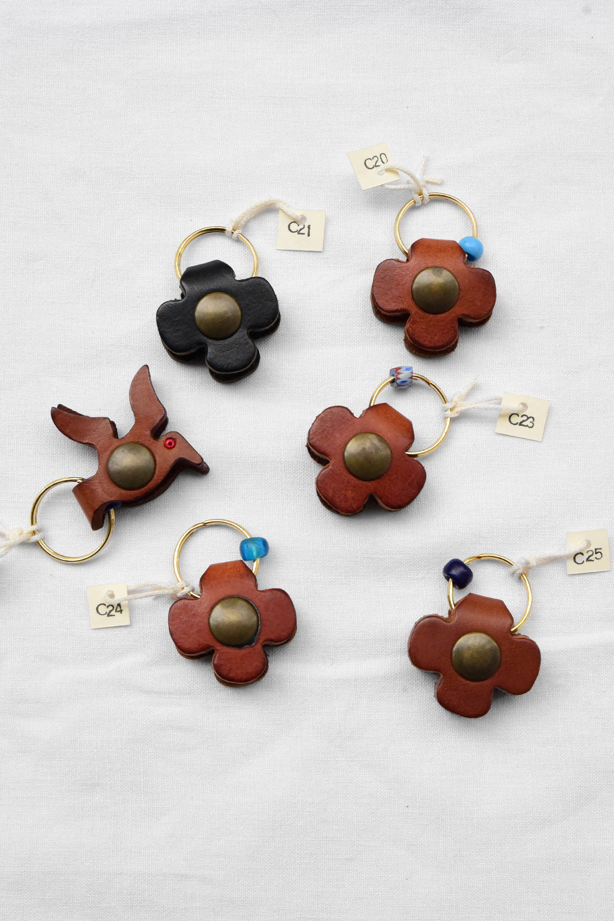 Henri、アンリ、leather goods、handcrafted leather、ハンドクラフト、made in Itary、ハンドメイド、手作り、handmade、キーチェーン、key chain