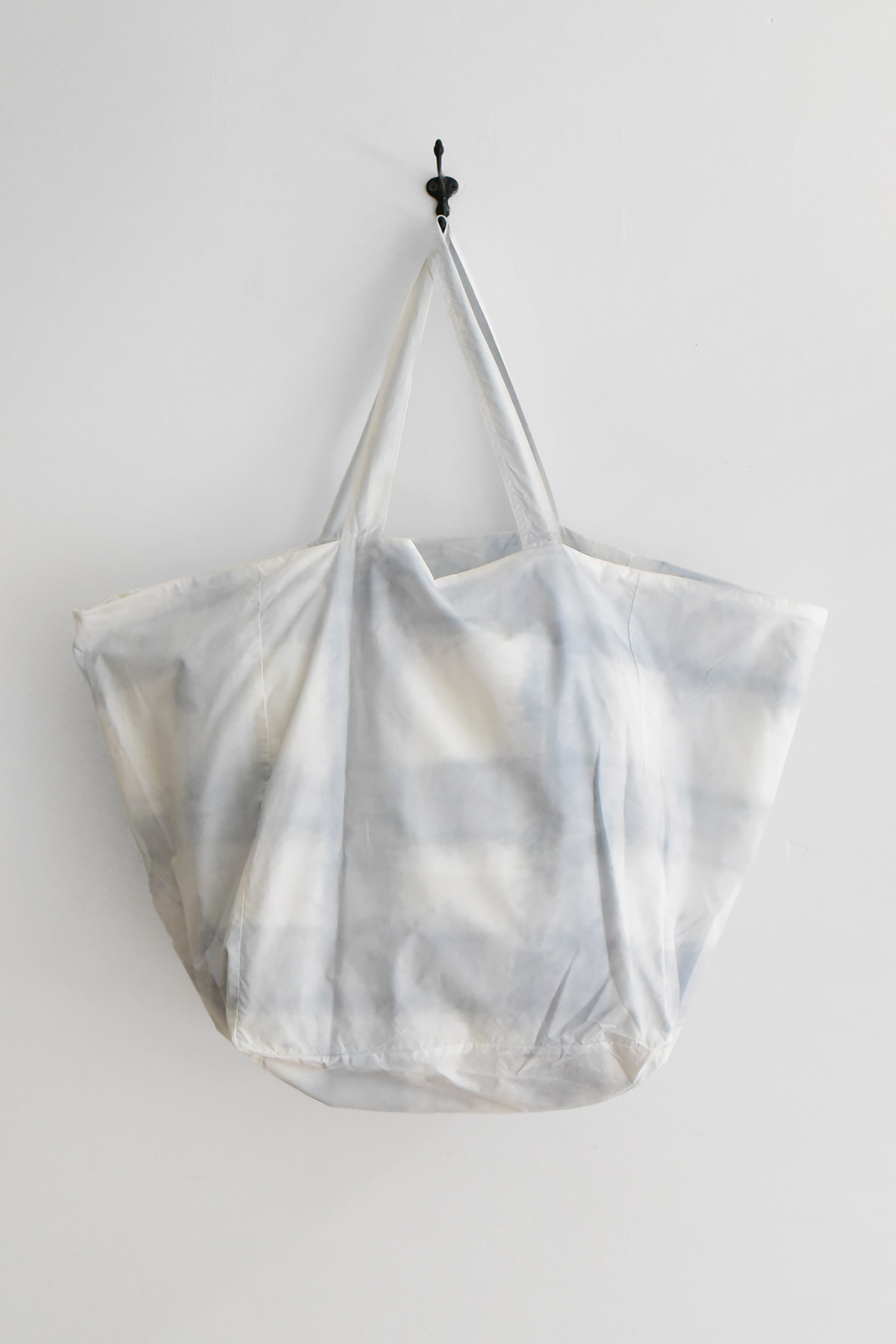 Atem/Meta, Faro Tote Bag - Gray Check