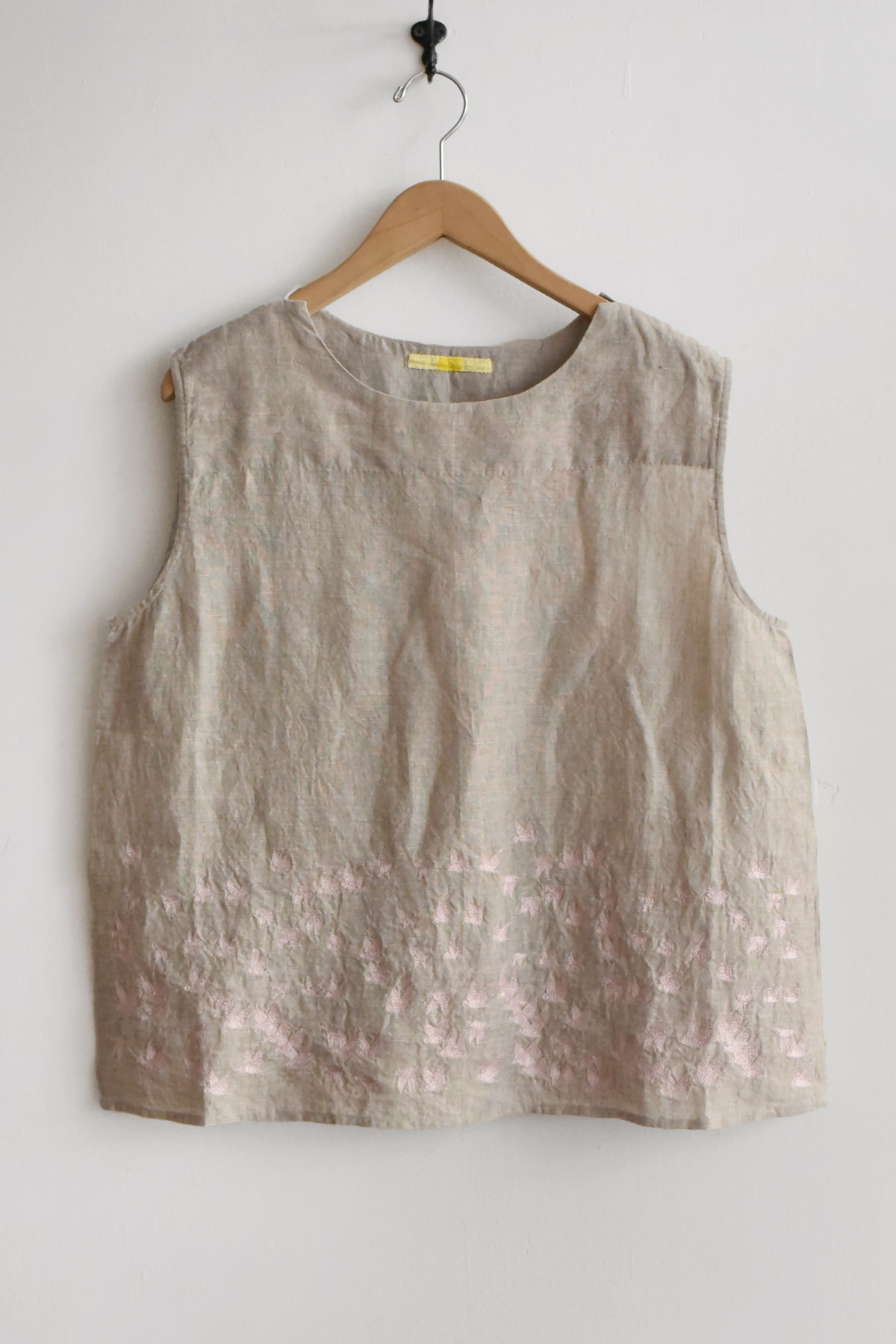 Aodress sleeveless blouse linen リネンブラウス　刺繍