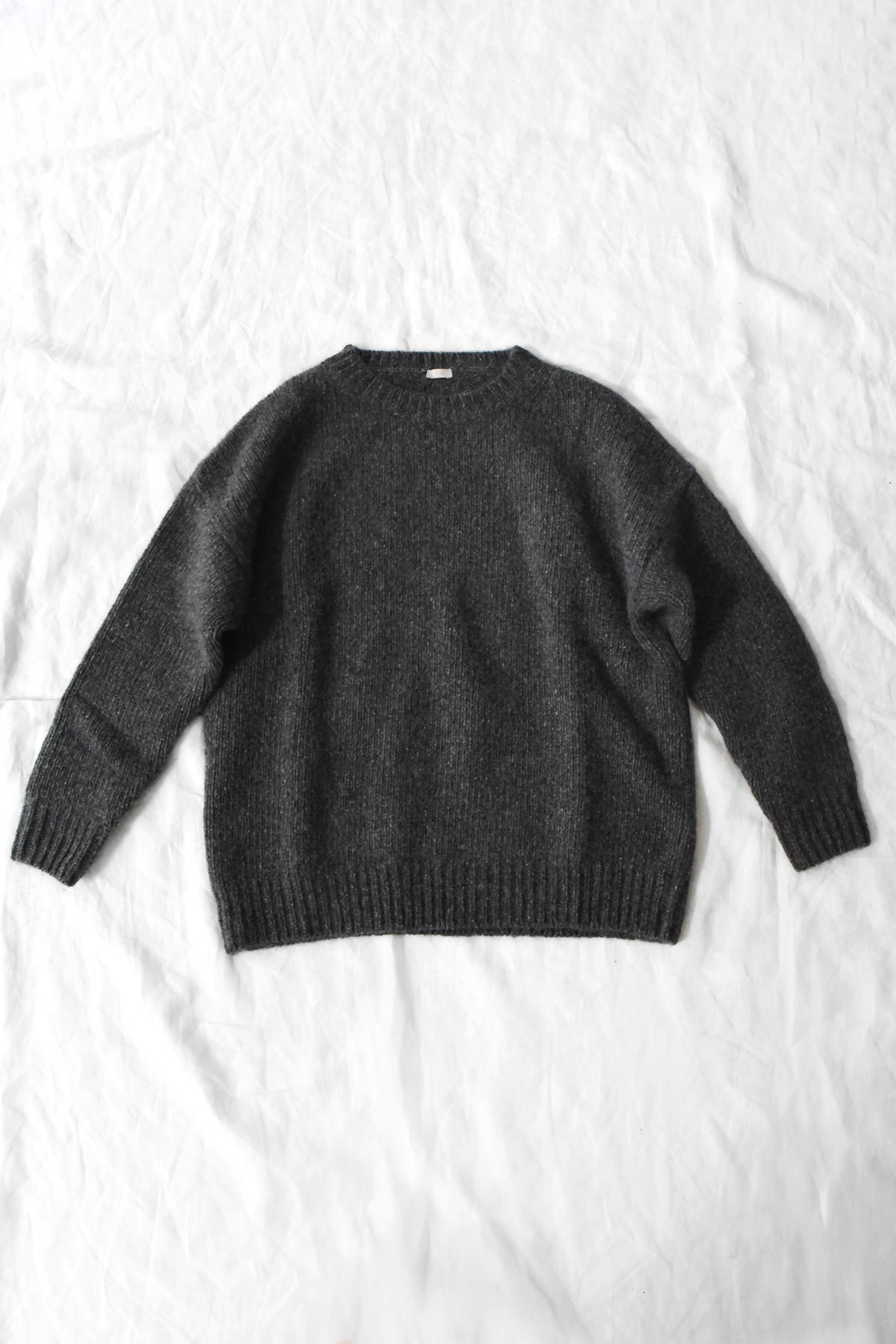 Charcoalのカシミヤ クルーネックニット