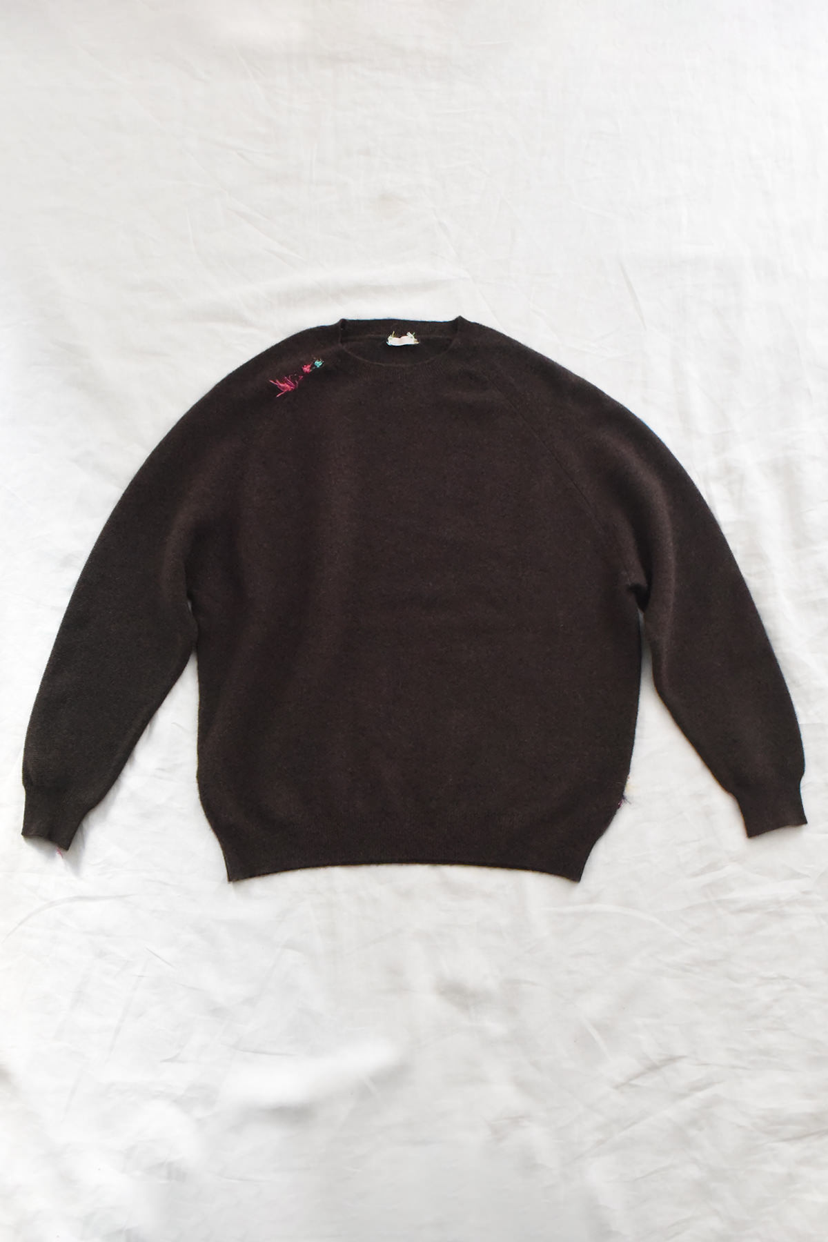 Antonia Rossi ハンド刺繍入り Brown カシミヤ Back Button Sweater