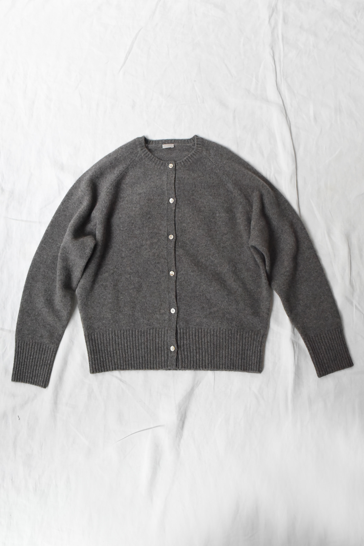 Yak wool and merino wool cardigan in Stone カーディガン